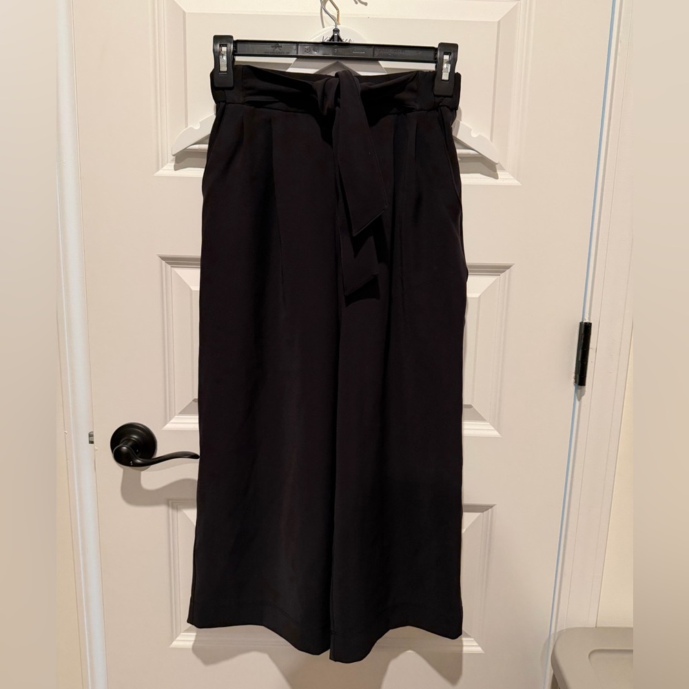 Lululemon Noir Career Wide Leg Cropped Pants